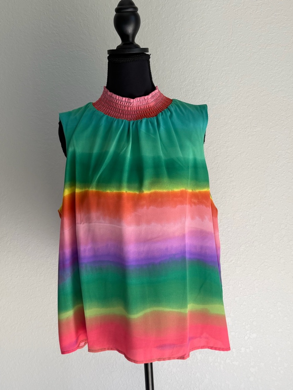 NWT Nicole Miller Multi-Color Sleeveless Flowy Blouse with‎ Smocked Neck, Large